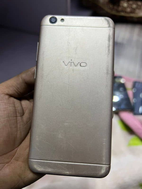 vivo Y67 1