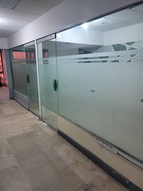 Sami furnished office for rent 2270sqft in shahar e Faisal. 4