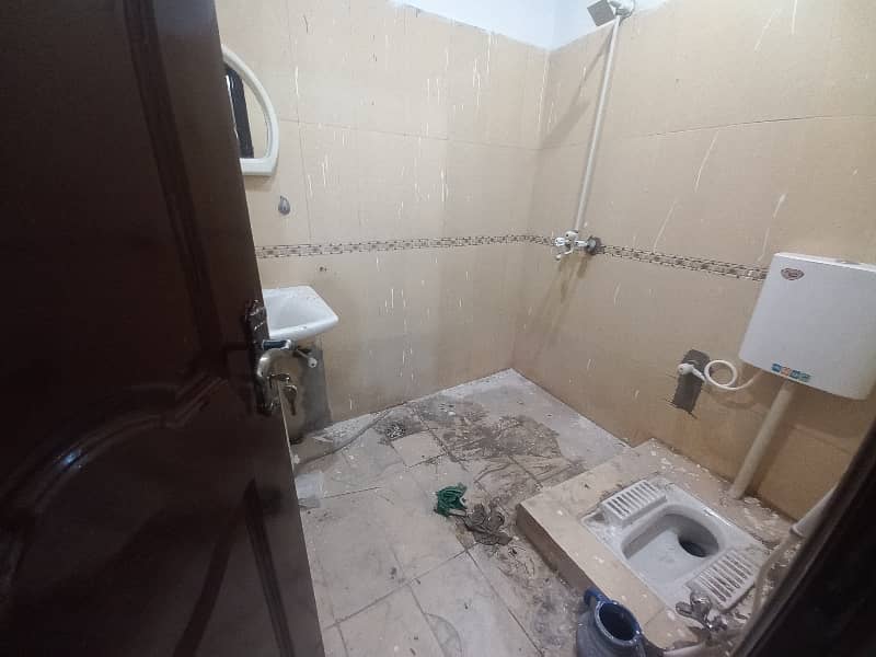 5 marla House for sale good location ( video available) Allama iqbal town Lahore neelam block 18