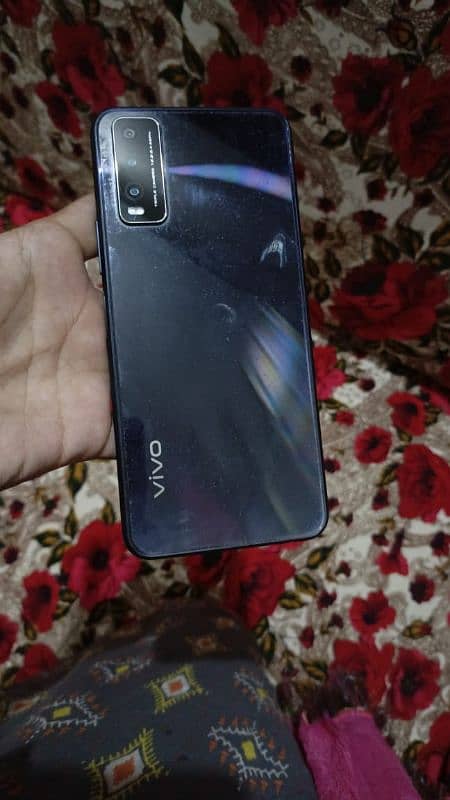 Vivo y20, used, condition best  Memory 4/64 with box and  charger 5