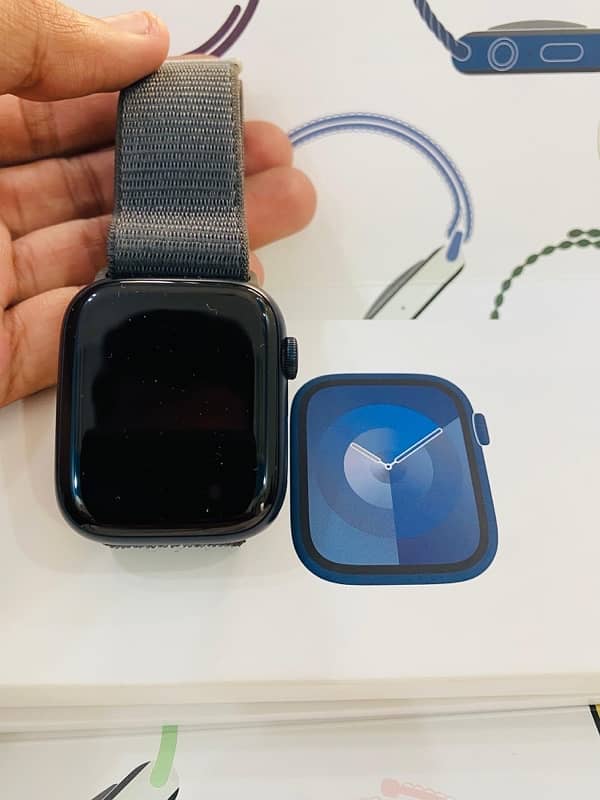 Apple Watch Series 9 ( Midnight, 45mm)-Like New, Boxed & 2 months used 0