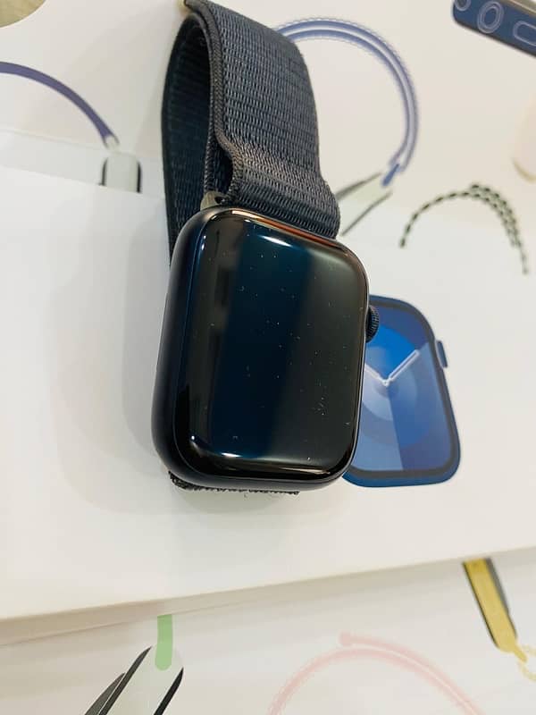 Apple Watch Series 9 ( Midnight, 45mm)-Like New, Boxed & 2 months used 9