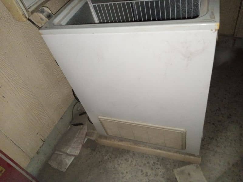 Waves Single Door Deep Freezer For Sale ( New Condition ) 3