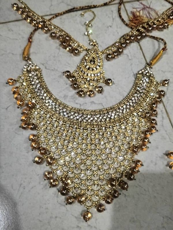 FANCY GOOD QUALITY JEWELLERY 1