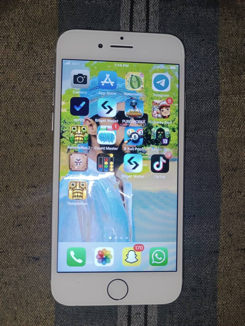 iphone 8.  Condition 10/9 Exchange possible 5