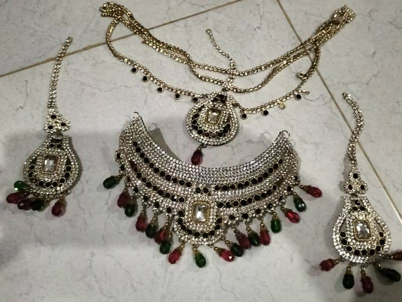 RED JEWELLERY SET 4