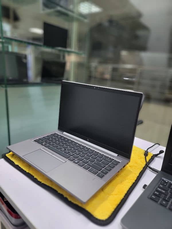 Hp Zbook 14 G8 2