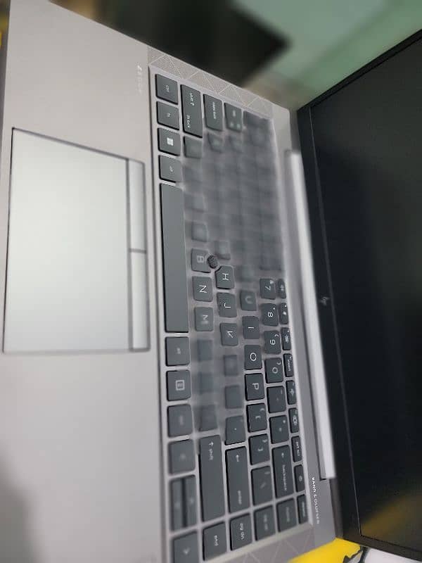 Hp Zbook 14 G8 4