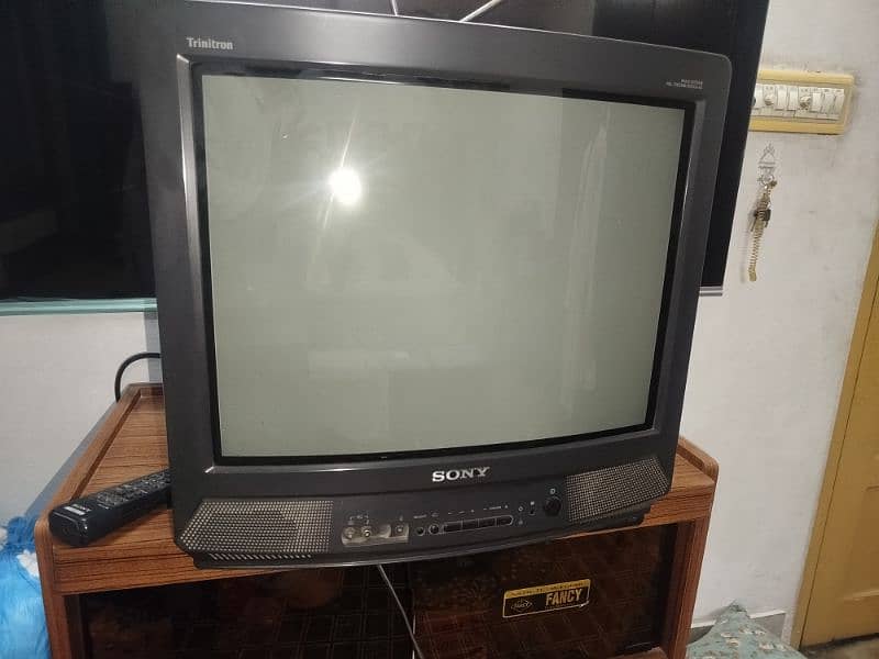 Original Sony Trinitron 21 inch TV in working condition 0