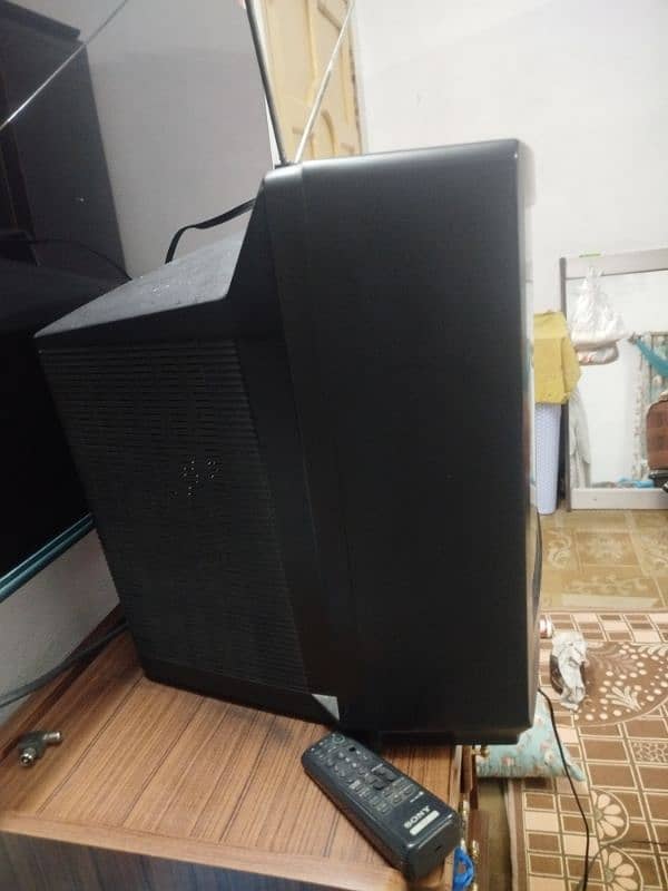 Original Sony Trinitron 21 inch TV in working condition 1