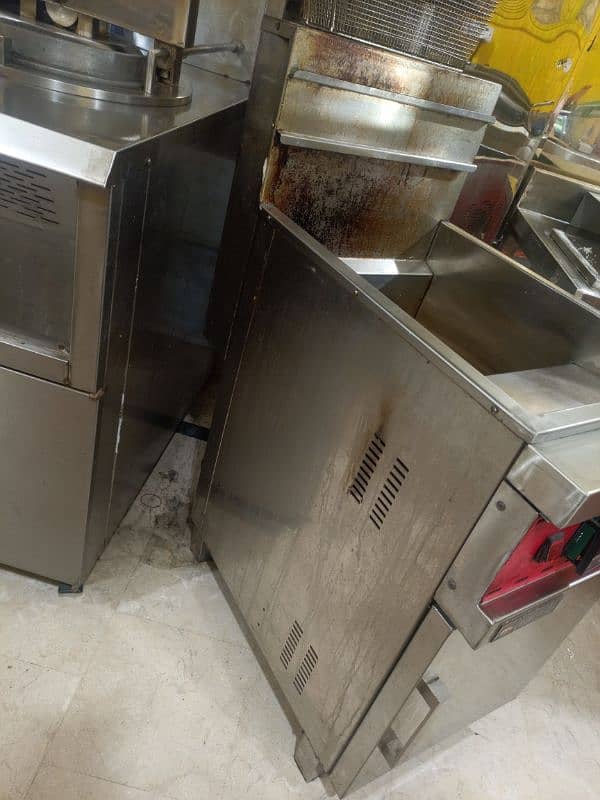 Double basket deep fryer 2