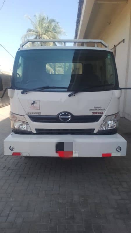 HINO TURBO INTERCOLLER 300 2