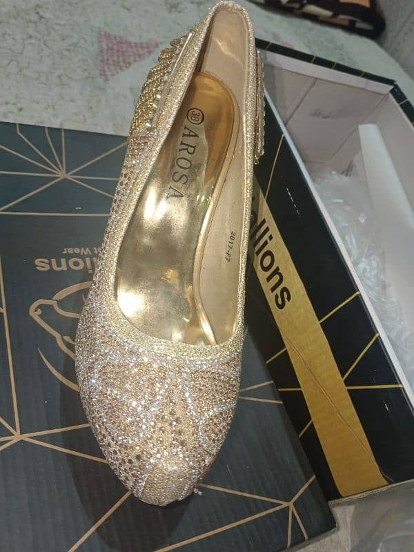 golden bridal heels shoes. size 8 2