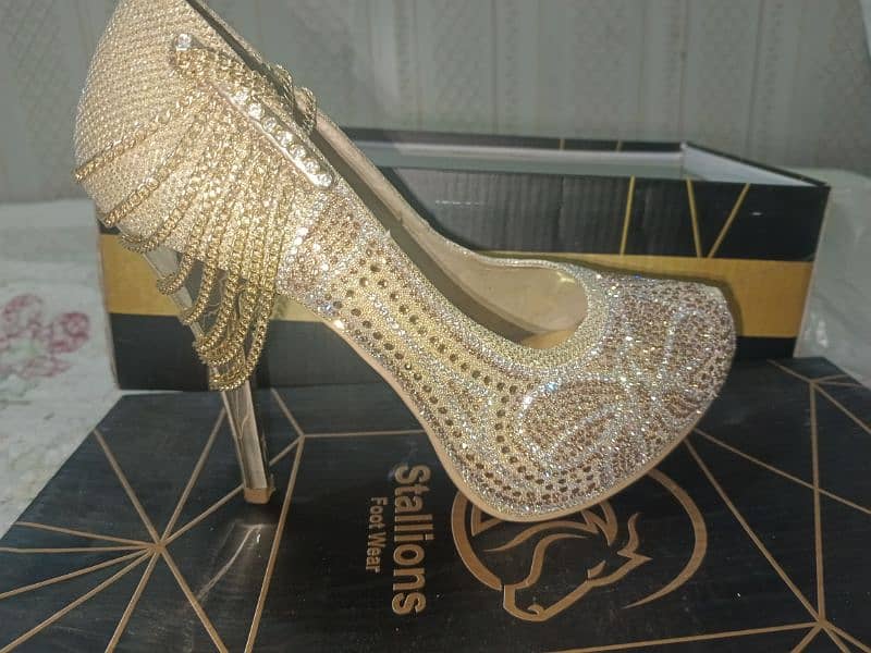 golden bridal heels shoes. size 8 3