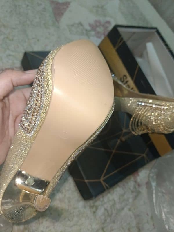 golden bridal heels shoes. size 8 5