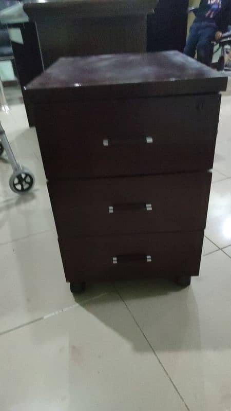 Executive office furniture 8