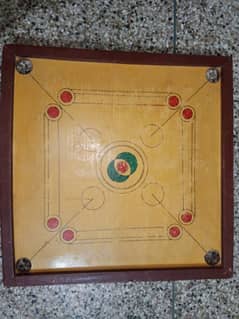 Carrom board