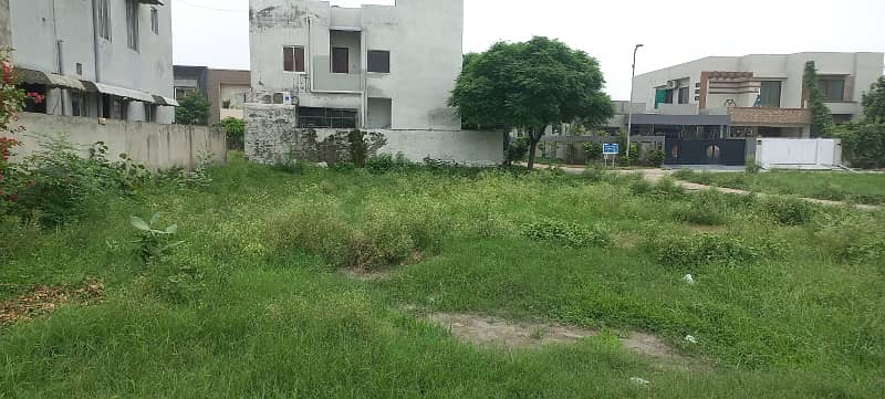 Corner 13Marla Approx Plot For Sale All Paid 0