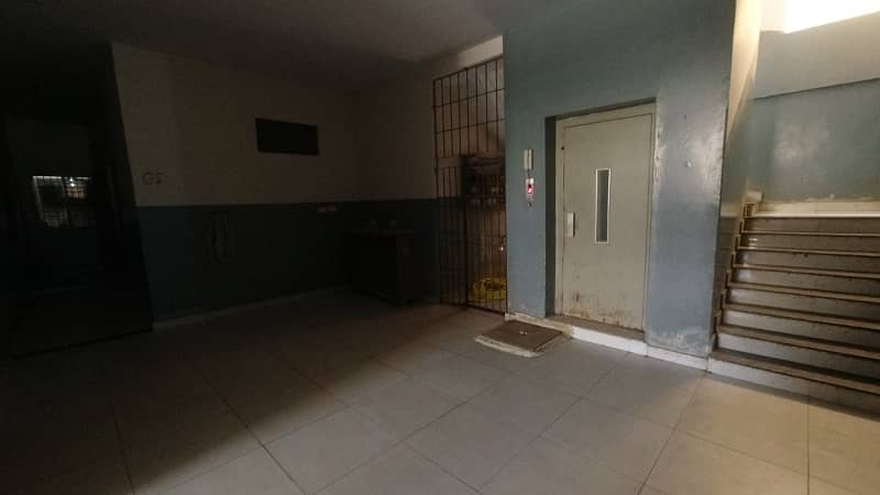 Prime Location 1080 Square Feet Flat Situated In P & T Housing Society For sale 3