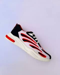 Men's comfortable sports shoes