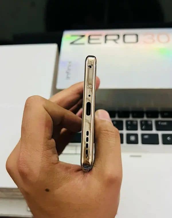 Infinix Zero 30 3