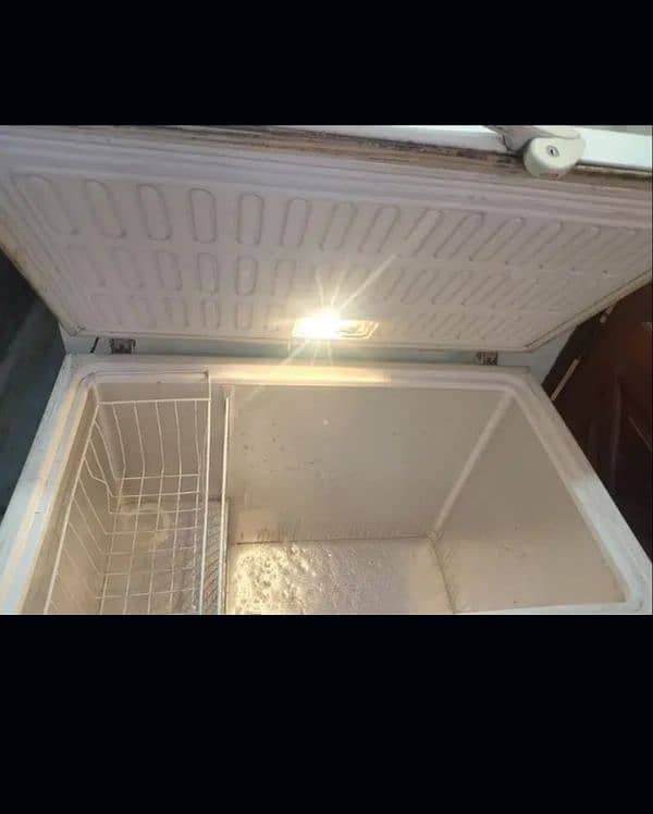 Waves Single Door Deep Freezer For Sale ( New Condition) 1