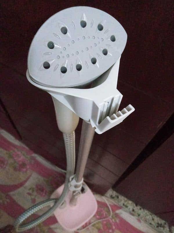 Garment steamer for sale (brand new) 3