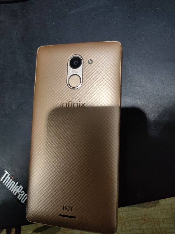 Infinix Hot 4 1