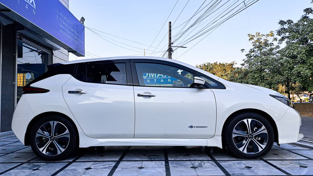 NISSAN Leaf (Electric) - 2021 3