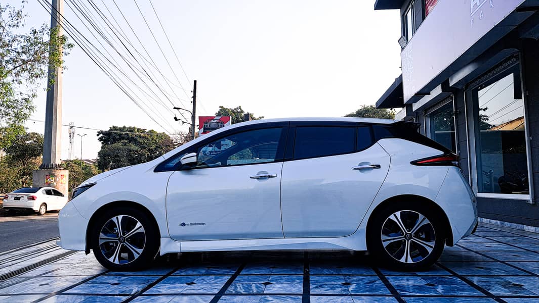 NISSAN Leaf (Electric) - 2021 4