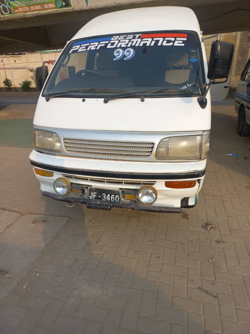 TOYOTA HIACE 0