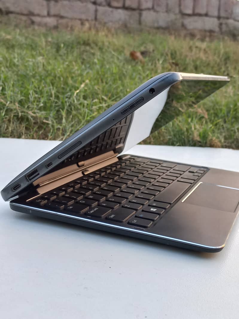 dell tab 2 in 1 laptop core m5 6th gen 8gb ram 256gb ssd | Detachbale 11