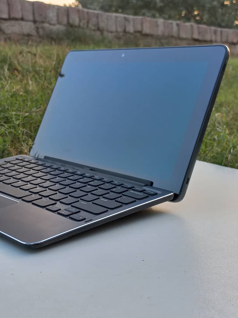 dell tab 2 in 1 laptop core m5 6th gen 8gb ram 256gb ssd | Detachbale 1