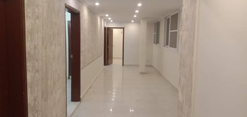 main road huge car parking 504 sq yards G+1 newly renovated near Naheed super market 2