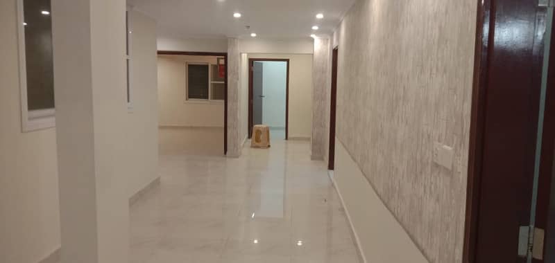 main road huge car parking 504 sq yards G+1 newly renovated near Naheed super market 7