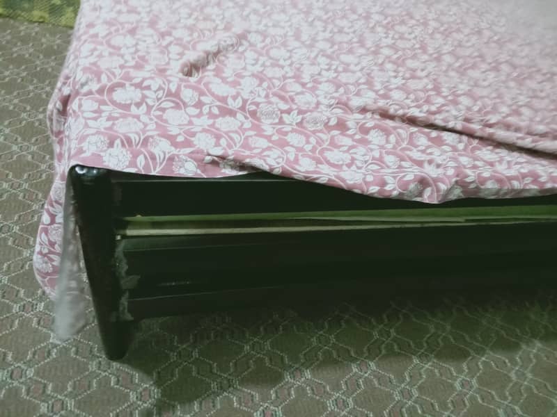 iron bed and almari for sale 1