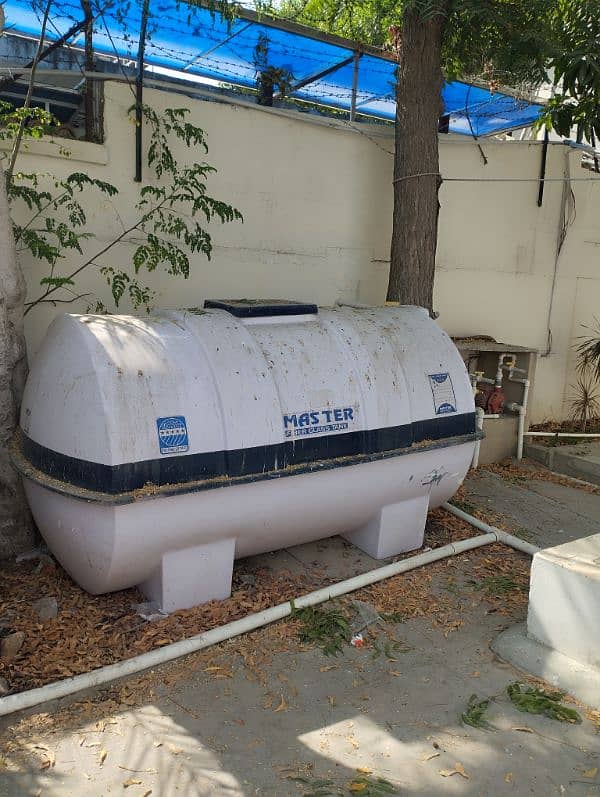 Water tank for sale 1000gallon and 2000gallon 1