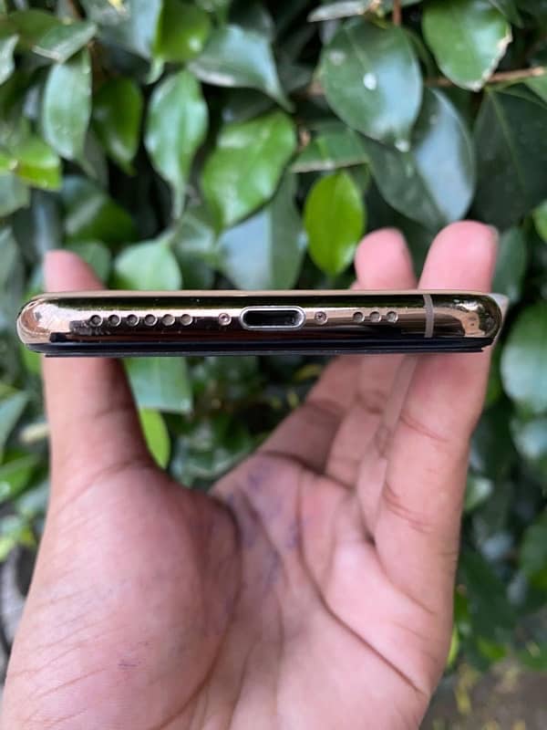 iPhone XS golden pta approved 3