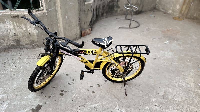 Bicycle 10/10 condition 22 cycle size call number 03264888433 4