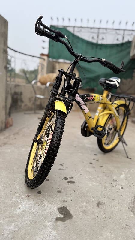 Bicycle 10/10 condition 22 cycle size call number 03264888433 6