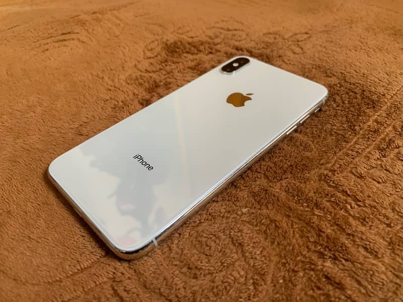 JUST LIKE NEW iPhone XS MAX 256gb White Non Pta E-Sim Time Available 3