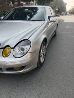 Mercedes Benz E200 Excellent Condition B2B original