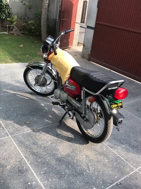 Honda 125  neat condition available 2