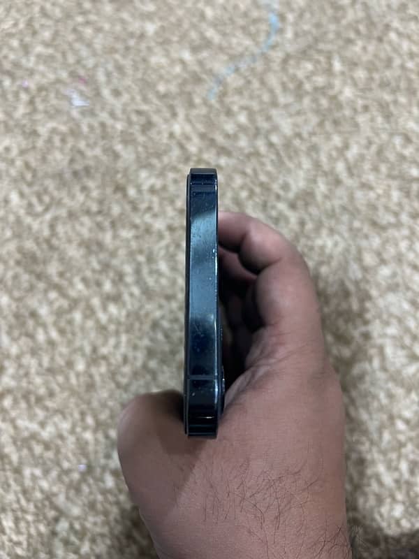 iPhone 12 Pro 10/9 condition 2