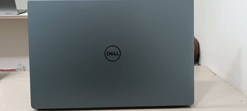 Dell Vastro 5590 15