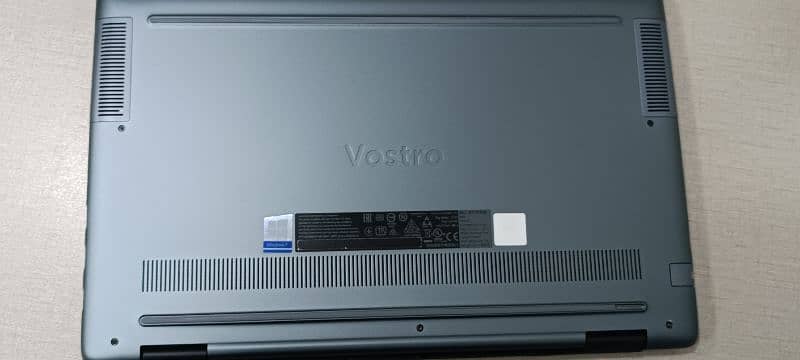 Dell Vastro 5590 18