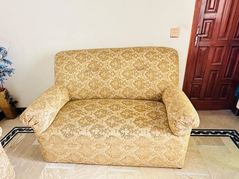 golden sofa 0