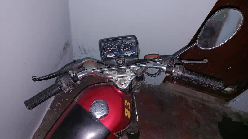 Honda 125 Special Edition 3