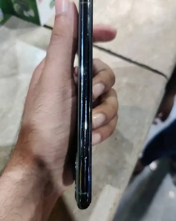 IPhone 11 Pro factory unlock 4