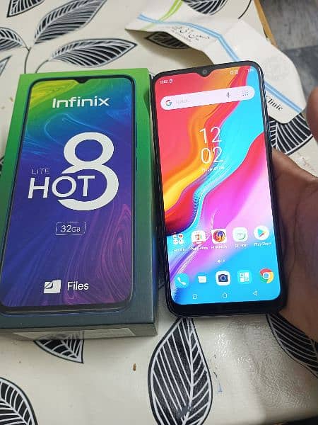 infinix hot 8 Lite 2GB 32GB 3